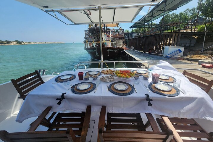 VIP Freedom Yacht Belek | Best Private Yacht &amp; Boat Rental Experienc…