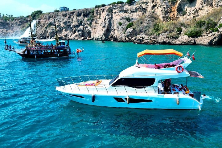 VIP Freedom Yacht Belek | Best Private Yacht &amp; Boat Rental Experienc…